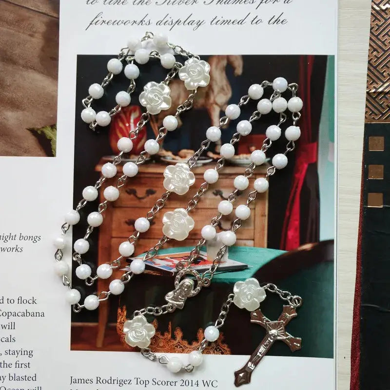 QIGO White Rose Plastic Rosary Necklace Long Jesus Cross Religious Prayer Jewelry Hominus Denim